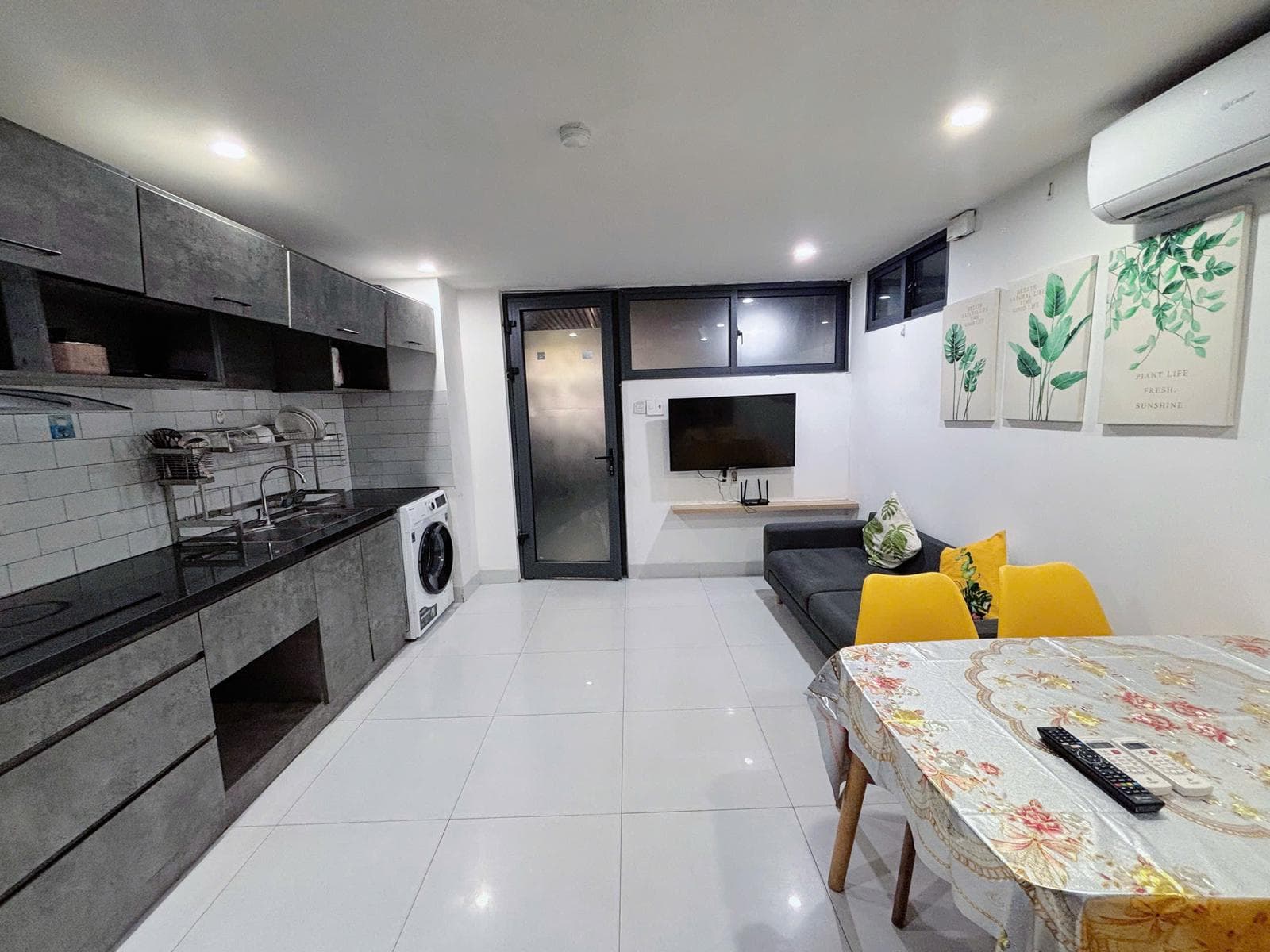2 bedroom apartment on 74 Vo Van Kiet Street